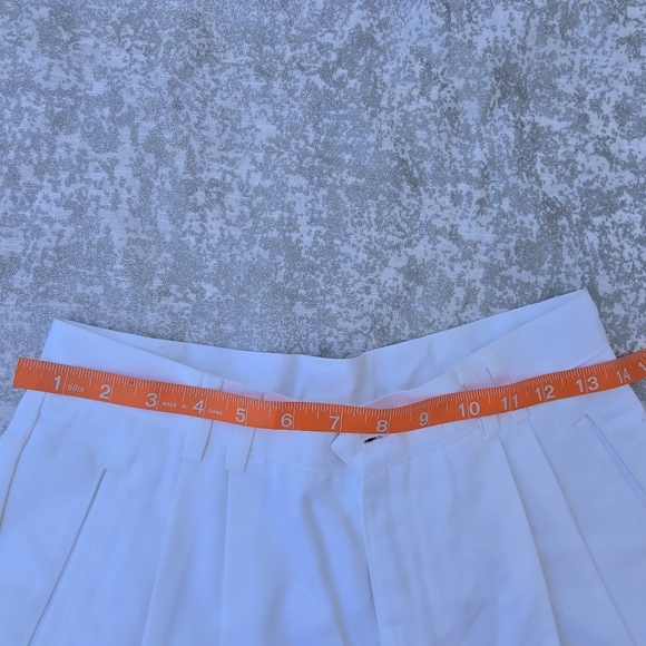 Hunt Club Classic White Shorts - Picture 9 of 10